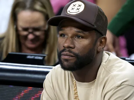 While Floyd Mayweather earned $1.5 billion for his fights, how much has Canelo earned in his career?