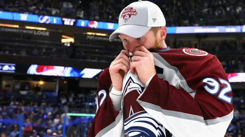 Avalanche Colorado captain Gabriel Landeskog must continue to fight with his team to advance to the next round of the Stanley Cup Playoffs.