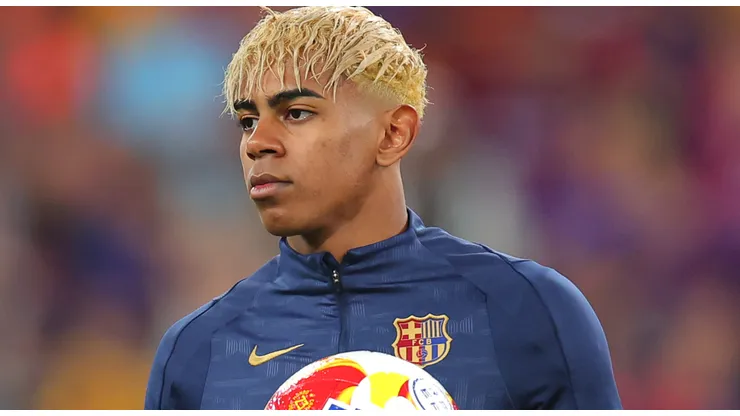 Lamine Yamal of FC Barcelona warms up prior to the Copa del Rey Final match between FC Barcelona and Real Madrid at Estadio de La Cartuja on April 26, 2025 in Seville, Spain.