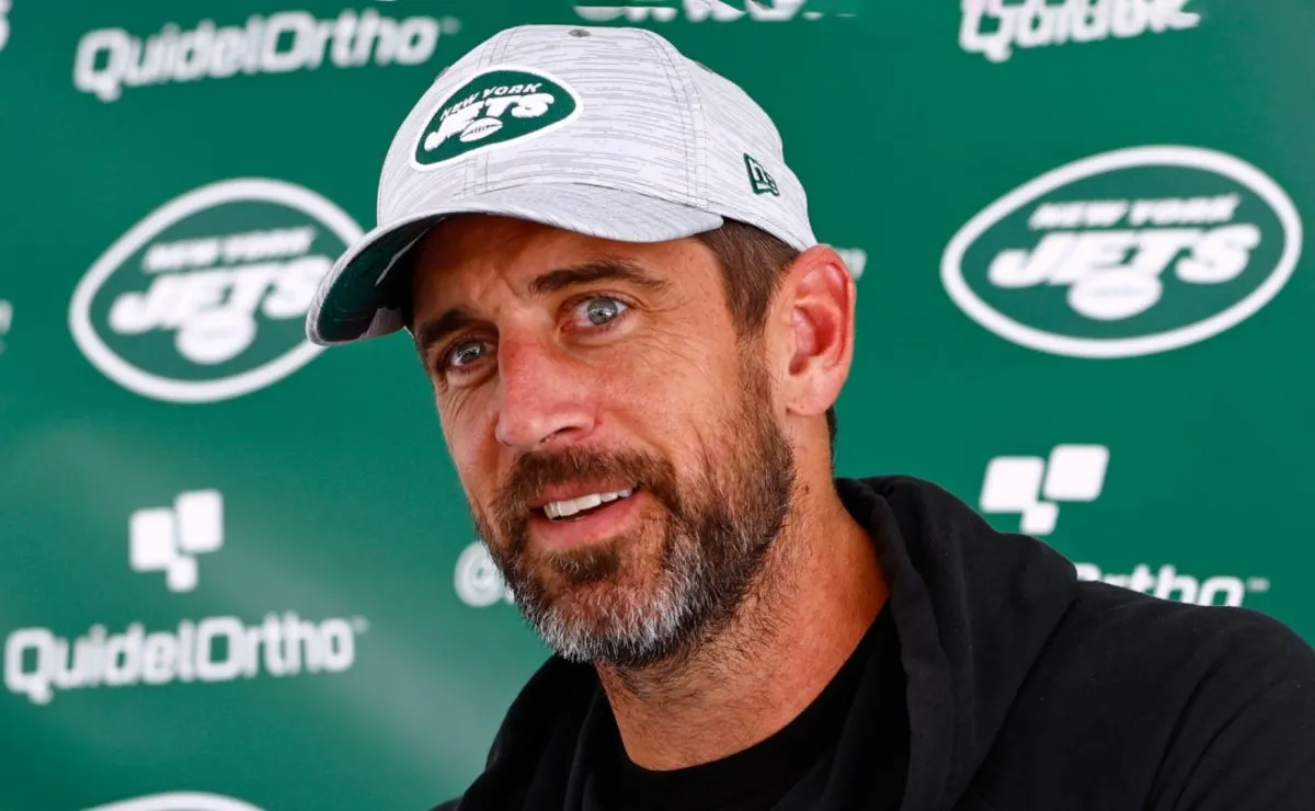 NFL News: Aaron Rodgers receives indirect warning as Will Howard sends ...