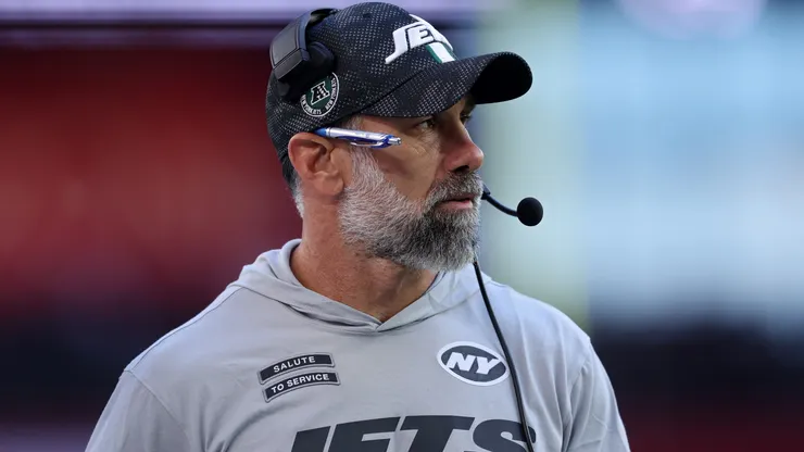 Interim head coach Jeff Ulbrich of the New York Jets looks on in the second quarter against the Arizona Cardinals at State Farm Stadium on November 10, 2024 in Glendale, Arizona.