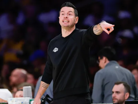 JJ Redick gets frustrated with reporter after Lakers' loss to Timberwolves