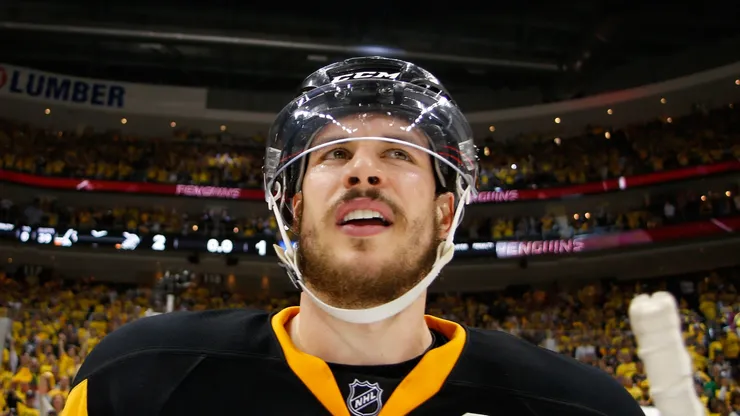 Sidney Crosby #87 of the Pittsburgh Penguins celebrates after defeating the Tampa Bay Lightning in Game Seven of the Eastern Conference Final with a score of 2 to 1 during the 2016 NHL Stanley Cup Playoffs at Consol Energy Center on May 26, 2016 in Pittsburgh, Pennsylvania.