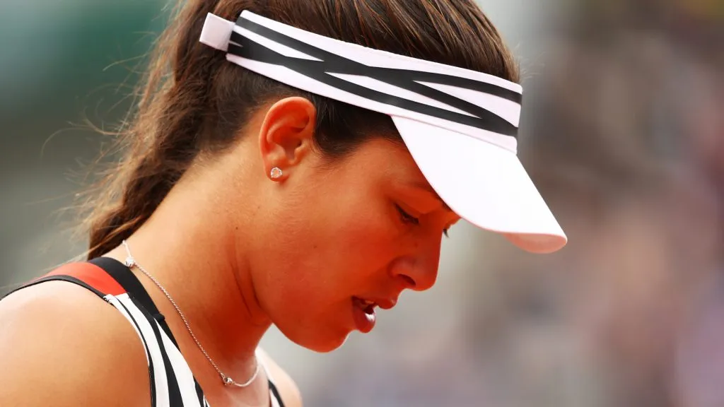 Ivanovic reacts during the 2016 French Open (Clive Brunskill/Getty Images)