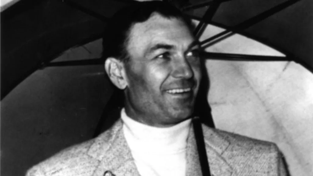 Ben Hogan of the USA with the Claret Jug after victory in the British Open on July, 1953. (Source: AllsportUK/Allsport)