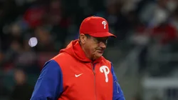 Manager Rob Thomson #59 of the Philadelphia Phillies walks off the field in the sixth inning against the Atlanta Braves. at Truist Park on April 08, 2025 in Atlanta, Georgia.