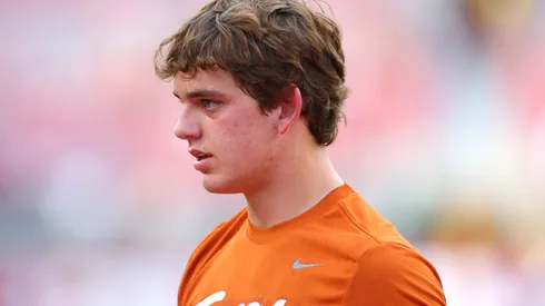 Arch Manning #16 of the Texas Longhorns.