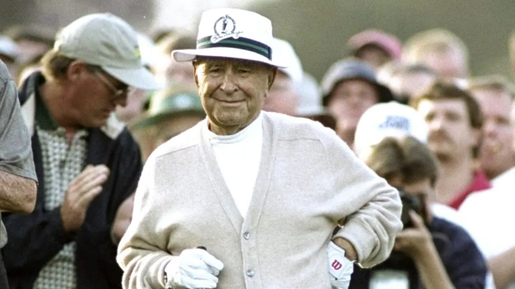 Gene Sarazen start the 1999 US Masters at the Augusta National GC. (Source: Craig Jones /Allsport – Getty Images)