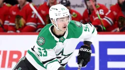 Wyatt Johnston #53 of the Dallas Stars handles the puck against the Chicago Blackhawks during the first period at the United Center on November 27, 2024 in Chicago, Illinois.