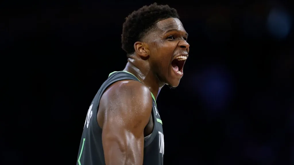 Anthony Edwards shouting