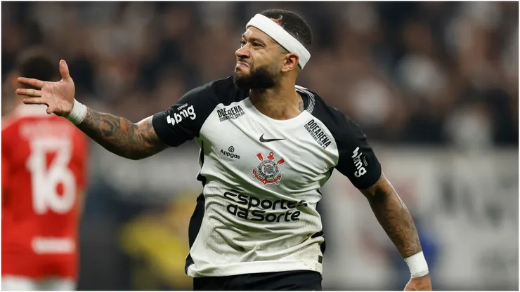 Memphis Depay of Corinthians