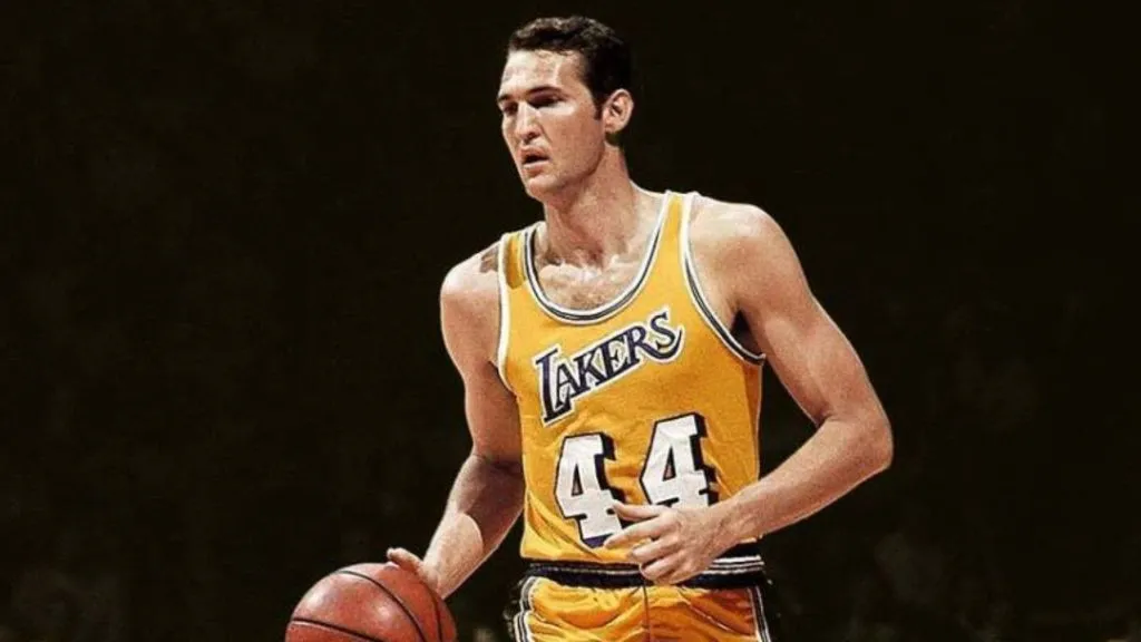 Jerry West at a Lakers game. (Source: @IsolationNBA)