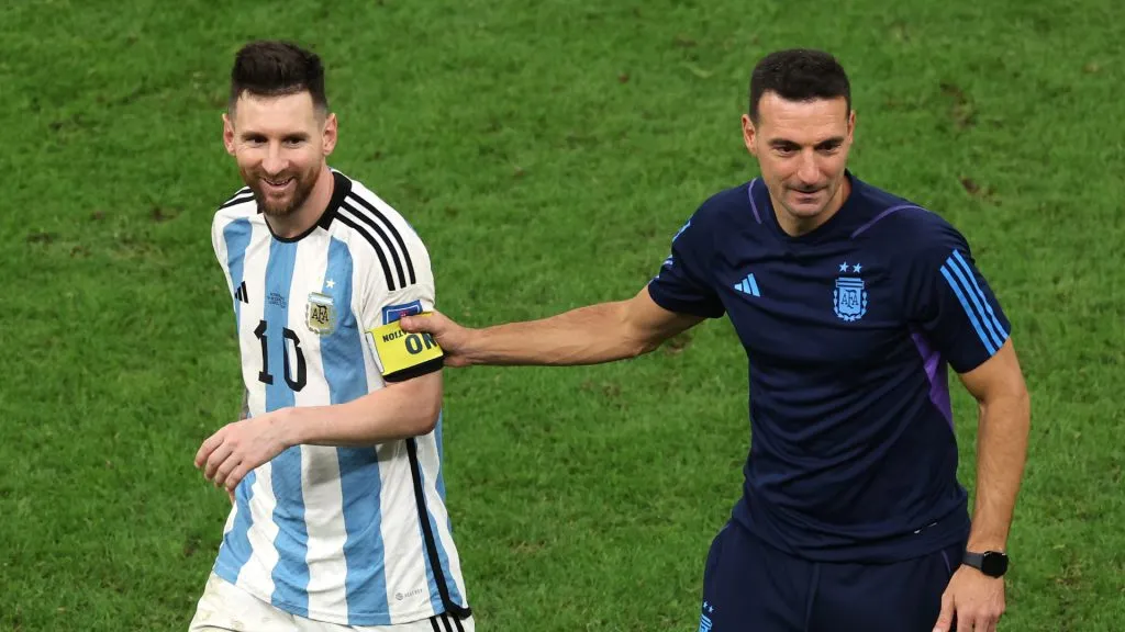 Lionel Messi and Lionel Scaloni during the 2022 World Cup (Getty Images)