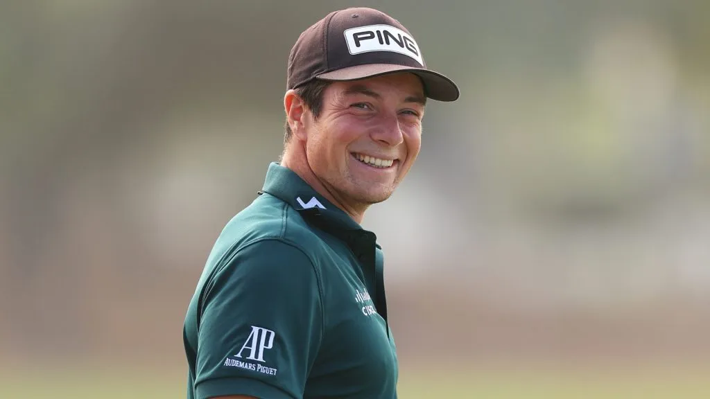 Viktor Hovland of Norway smiles on the 18th hole during the Pro-Am prior to the DP World Tour Championship on the Earth Course at Jumeirah Golf Estates on November 14, 2023. (Source: Andrew Redington/Getty Images)