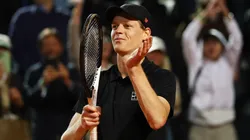 Jannik Sinner of Italy acknowledges the crowd following victory against Francisco Cerundolo of Argentina during the Men's Singles Round of 16 match on Day Nine of the Internazionali BNL D'Italia 2025 at Foro Italico on May 13, 2025 in Rome, Italy.