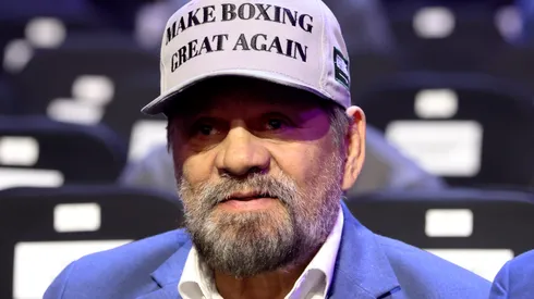 Former Panamanian Boxer Roberto Duran looks on prior to the WBC World Middleweight Title fight between Carlos Adames and Hamzah Sheeraz as part of Beterbiev v Bivol 2: The Last Crescendo at Kingdom Arena on February 22, 2025 in Riyadh, Saudi Arabia.