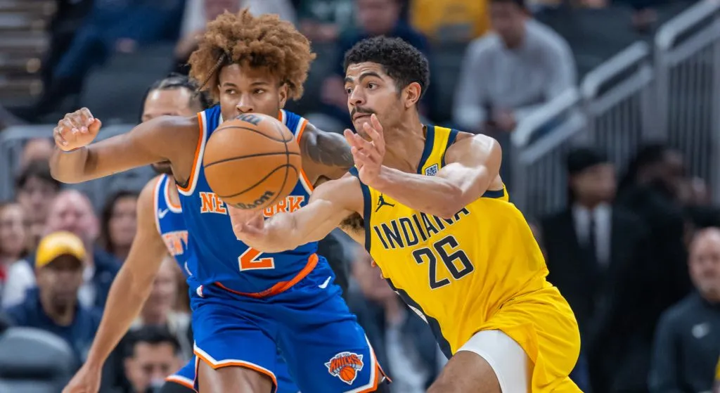 Knicks and Pacers playing a NBA game on 2024