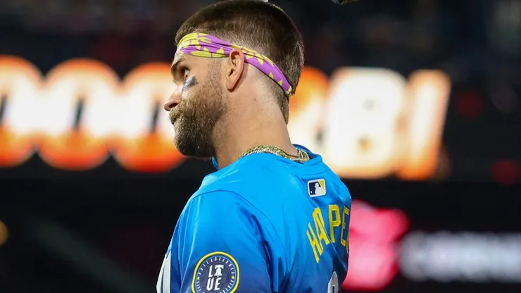 PHILADELPHIA, PENNSYLVANIA - MAY 16: Bryce Harper #3 of the Philadelphia Phillies salutes to the crowd after hitting his 1000th RBI of his career in the fifth inning against the Pittsburgh Pirates at Citizens Bank Park on May 16, 2025 in Philadelphia, Pennsylvania.