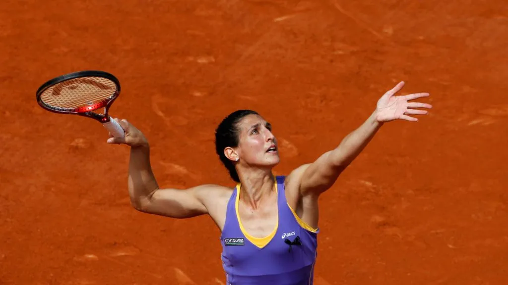 Virginie Razzano played with a black ribbon in the 2011 French Open (Getty Images)