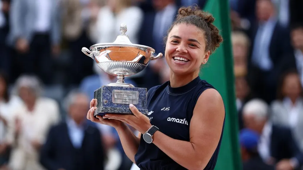 Jasmine Paolini poses for a photo with the trophy following victory against Coco Gauff in the the Women’s Singles Final match on Day Thirteen of Internazionali BNL D’Italia 2025. (Source: Dan Istitene/Getty Images)
