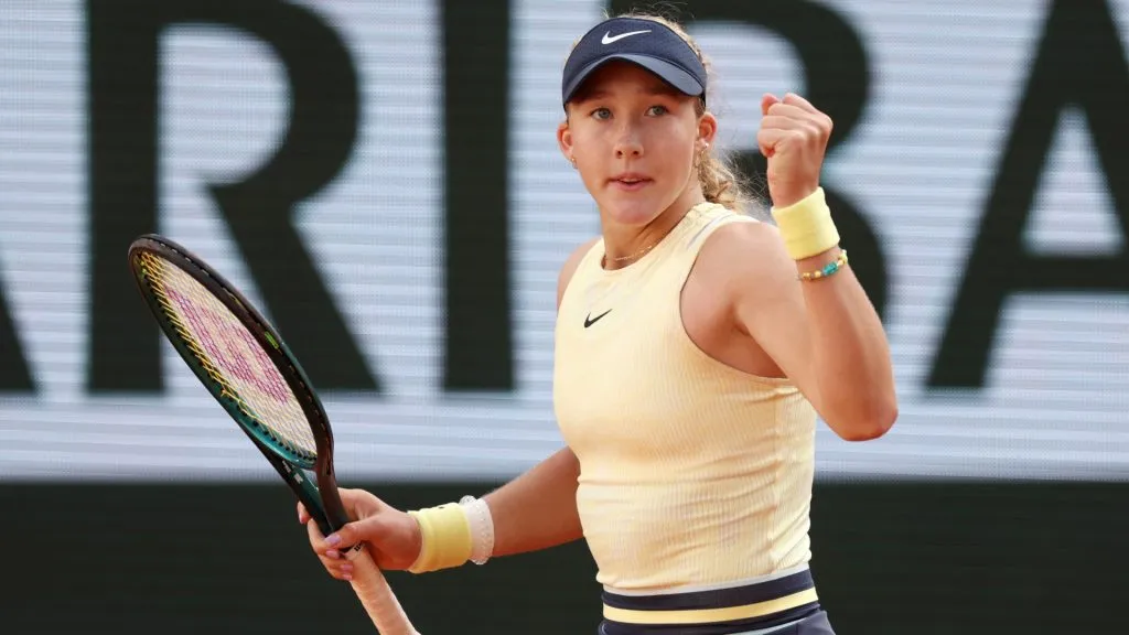 Mirra Andreeva celebrates a point against Aryna Sabalenka during the Women’s Singles Quarter Final match on Day 11 at Roland Garros on June 05, 2024. (Source: Clive Brunskill/Getty Images)