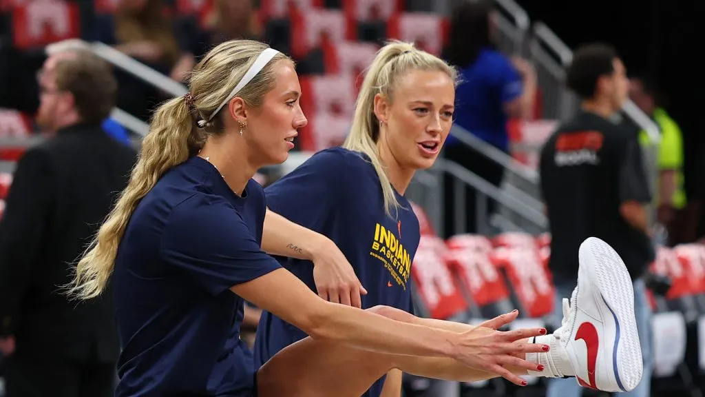 : Sophie Cunningham #8 and Lexie Hull #10 of the Indiana Fever warm up&nbsp;(Getty Images)
