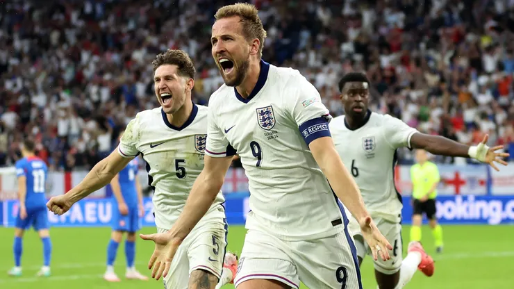 Harry Kane of England celebrates scoring his team's second goal during the UEFA EURO 2024 round of 16 match between England and Slovakia at Arena AufSchalke on June 30, 2024.