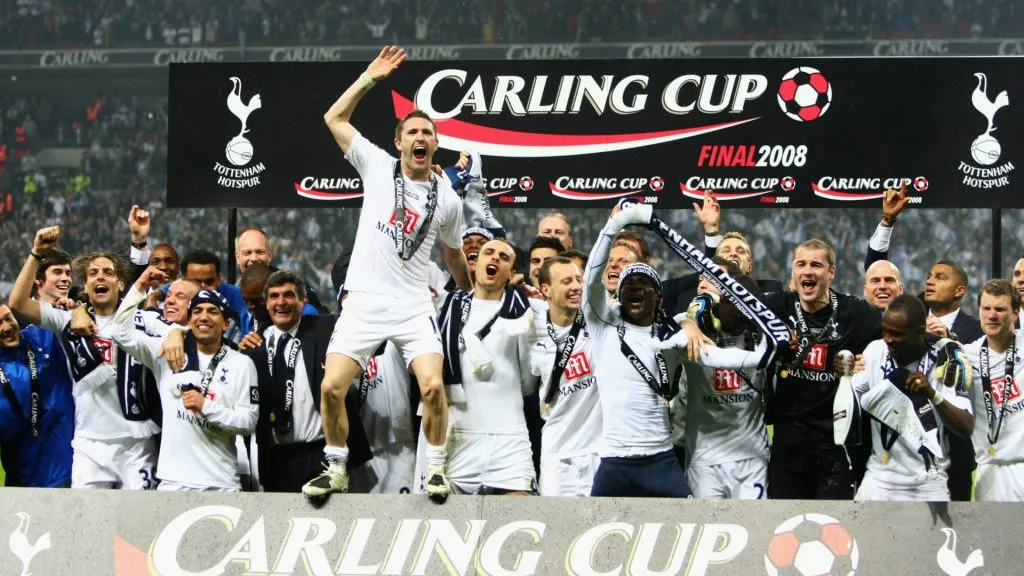 Tottenham Hotspur celebrates the League Cup in 2008 (Getty Images)