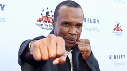 Sugar Ray Leonard reveals his top 3 best boxers in history.