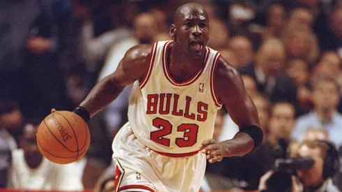 4 Nov 1997: Guard Michael Jordan of the Chicago Bulls in action during a game against the San Antonio Spurs at the United Center in Chicago, Illinois. The Bulls won the game 87-83 in overtime.