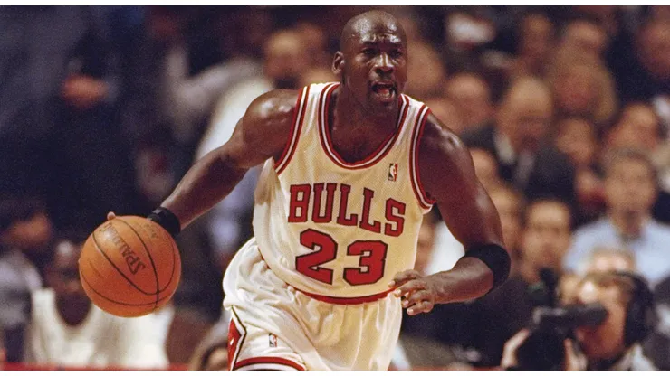 4 Nov 1997: Guard Michael Jordan of the Chicago Bulls in action during a game against the San Antonio Spurs at the United Center in Chicago, Illinois. The Bulls won the game 87-83 in overtime.