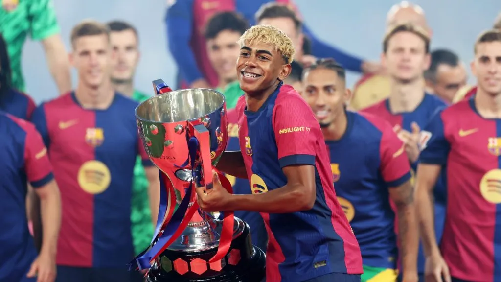 Lamine Yamal celebrates LaLiga (Getty Images)
