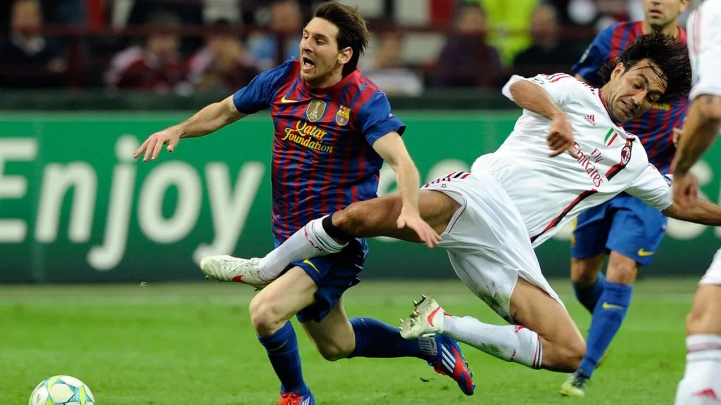 The moment when Alessandro Nesta fouled Lionel Messi during the 2012 UEFA Champions League. (Claudio Villa/Getty Images)