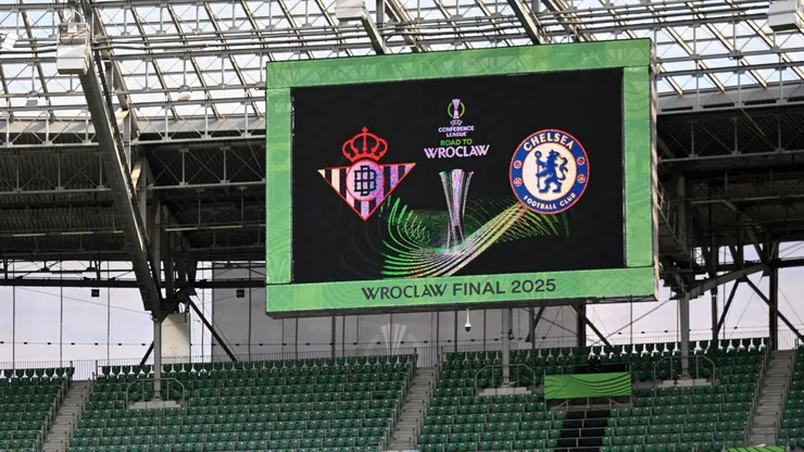 General view inside the stadium as players of Real Betis speak in a huddle during a Real Betis Balompie Training Session ahead of the UEFA Conference League Final 2025 between Real Betis Balompie and Chelsea FC at Stadion Wroclaw on May 27, 2025 in Wroclaw, Poland.