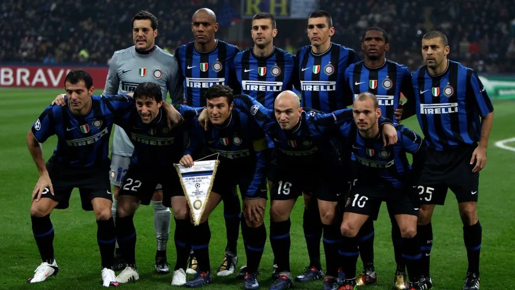 The Inter Milan players line up for a team photo prior the UEFA Champions League Round of 16 first leg match between Inter Milan and Chelsea on February 24, 2010. (Source: Michael Steele/Getty Images)