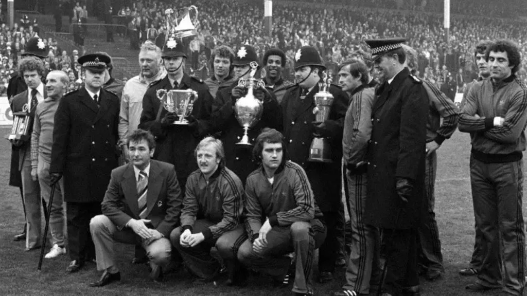 Nottingham Forest line up with their trophies in 1978. (Source: Getty Images)