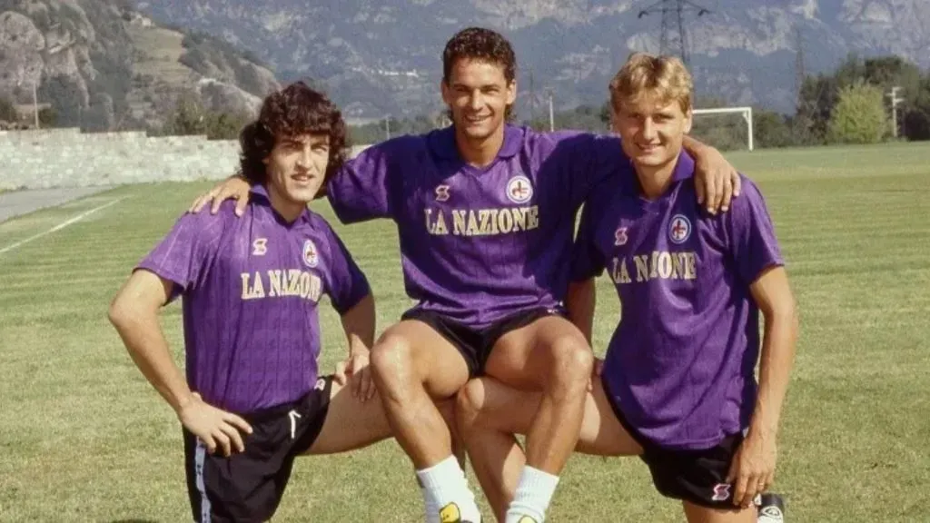 Oscar Dertycia, Roberto Baggio and Kubik Lubos pose for photo of Fiorentina in 1998-99. (Source: Getty Images)