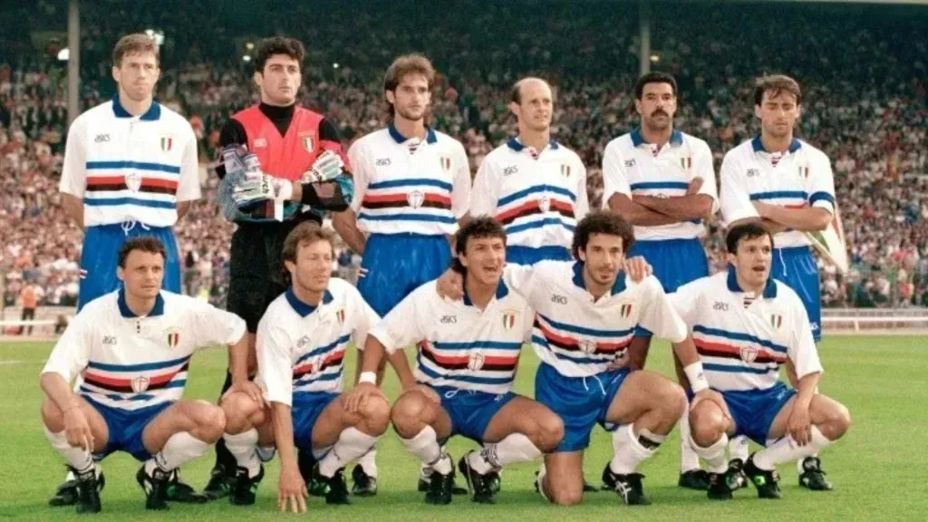 Sampdoria line up for a group photo before the 1992 European Cup Final between Sampdoria and Barcelona. (Source: Getty Images)