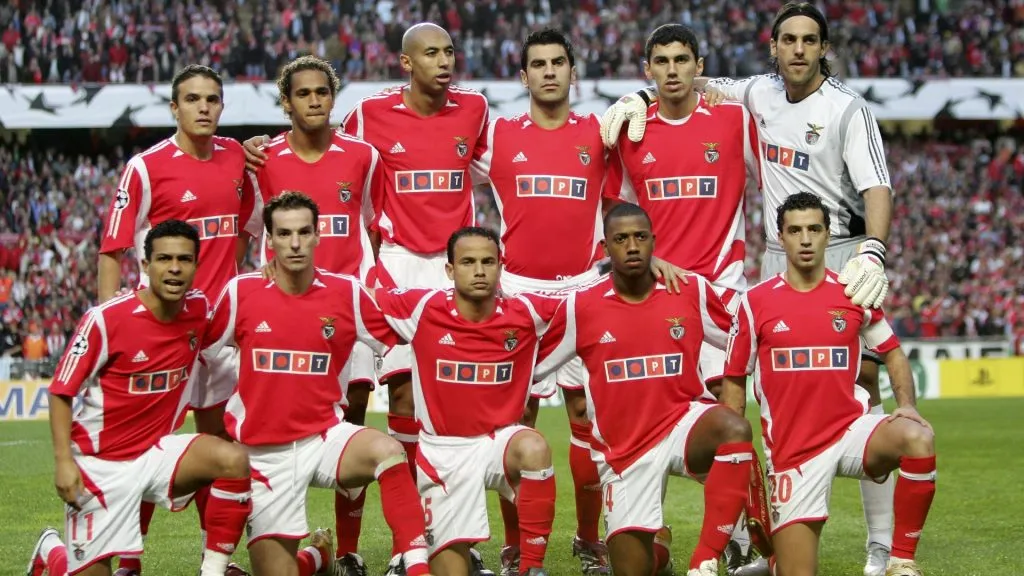 Benfica line up during the UEFA Champions League Quarter Final 1st Leg match between Benfica and Barcelona at the Estadio de Luz on March 28,2006. (Source: Michael Steele/Getty Images)