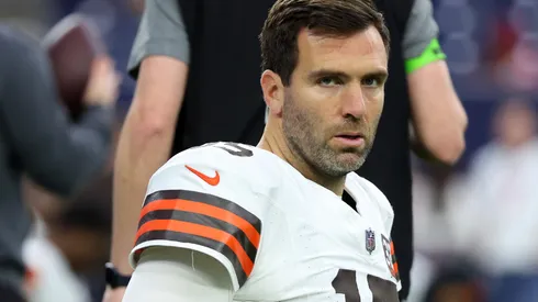 Joe Flacco #15 of the Cleveland Browns warms up prior to the game against the Houston Texans.