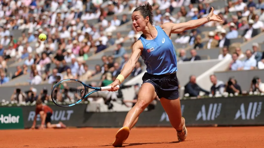 Boisson plays a backhand during the 2025 French Open fourth round (Julian Finney/Getty Images)