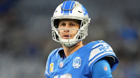 Jared Goff #16 of the Detroit Lions warms up before the game against the Carolina Panthers at Ford Field on October 08, 2023 in Detroit, Michigan.