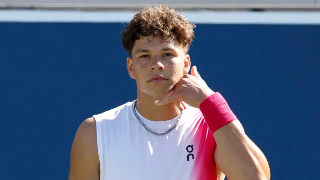 Ben Shelton of the United States gestures after match point against Aslan Karatsev of Russia during their Men’s Singles Third Round match on Day Five of the 2023 US Open. (Source: Sarah Stier/Getty Images)