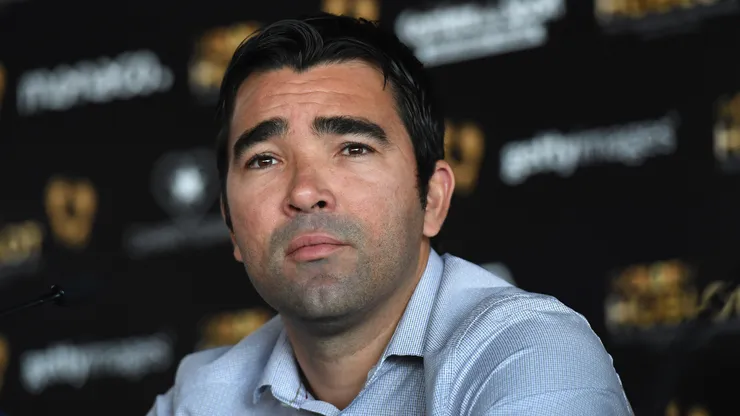 Former soccer player Deco attends the Golden Foot 2016 Award Ceremony press conference.
