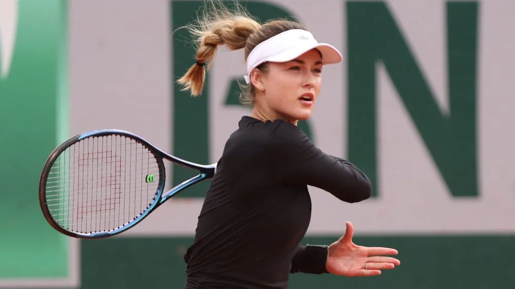 Anna Kalinskaya plays a forehand against Clara Burel of France in the Women’s Singles first round match on Day Two of the 2024 French Open. (Source: Dan Istitene/Getty Images)