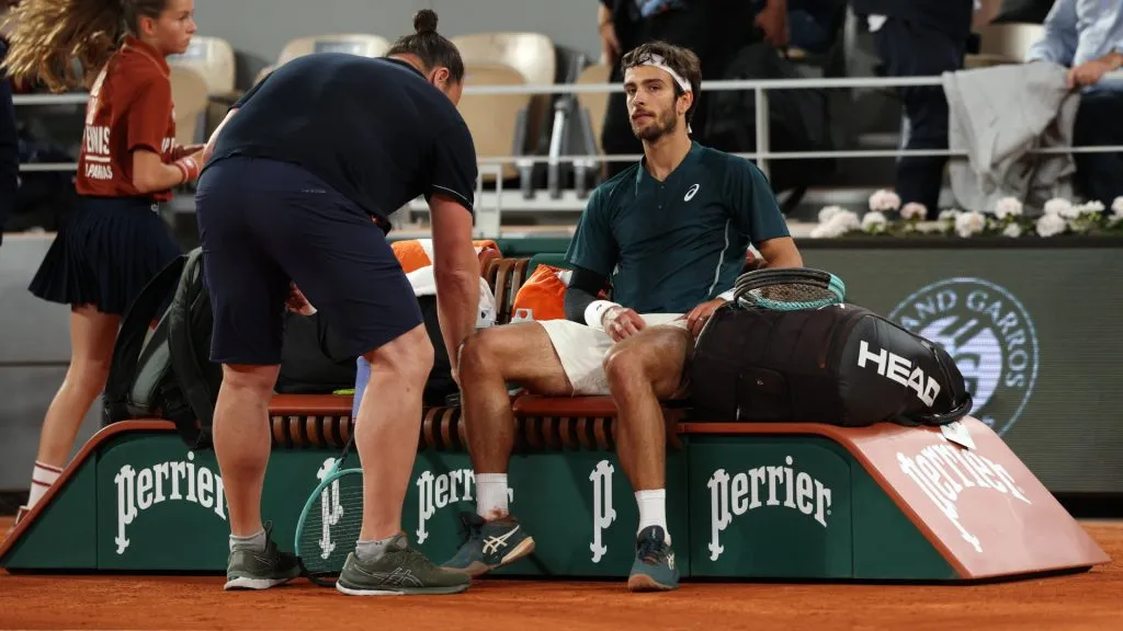 Lorenzo Musetti had to retire after two hours and 25 minutes of play (Getty Images)