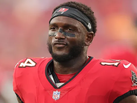 Is Chris Godwin playing for Buccaneers vs Eagles today in Week 4 of the 2025 NFL season?