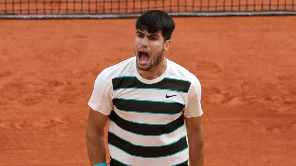 Carlos Alcaraz celebrates during Roland Garros final against Jannik Sinner (Julian Finney/Getty Images)
