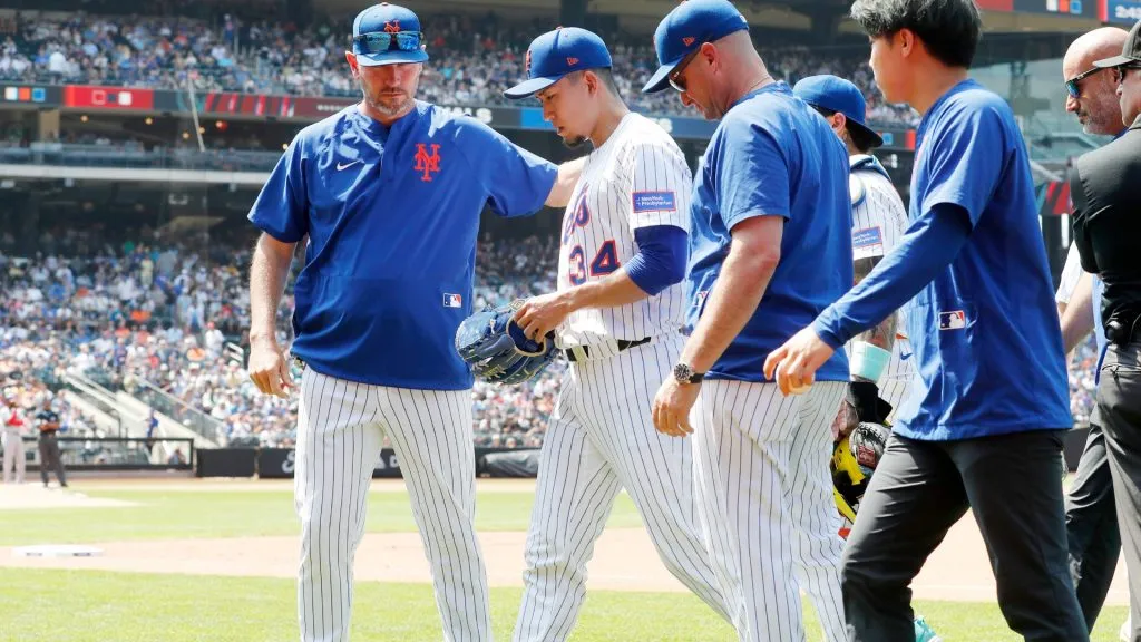 Kodai Senga #34 of the New York Mets leaves a game during the sixth inning against the Washington Nationals after an injury at Citi Field on June 12, 2025 in New York City. (Photo by Jim McIsaac/Getty Images)