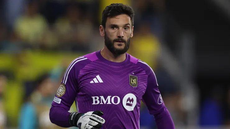 Hugo Lloris #1 of Los Angeles FC reacts during the FIFA Club World Cup 2025 Play-In match between Los Angeles Football Club and Club America at BMO Stadium on May 31, 2025.